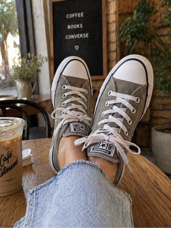 Converse Shoes - Gray Converse Chuck Taylor Low Tops Woman’s Size 9- Men’s 7
